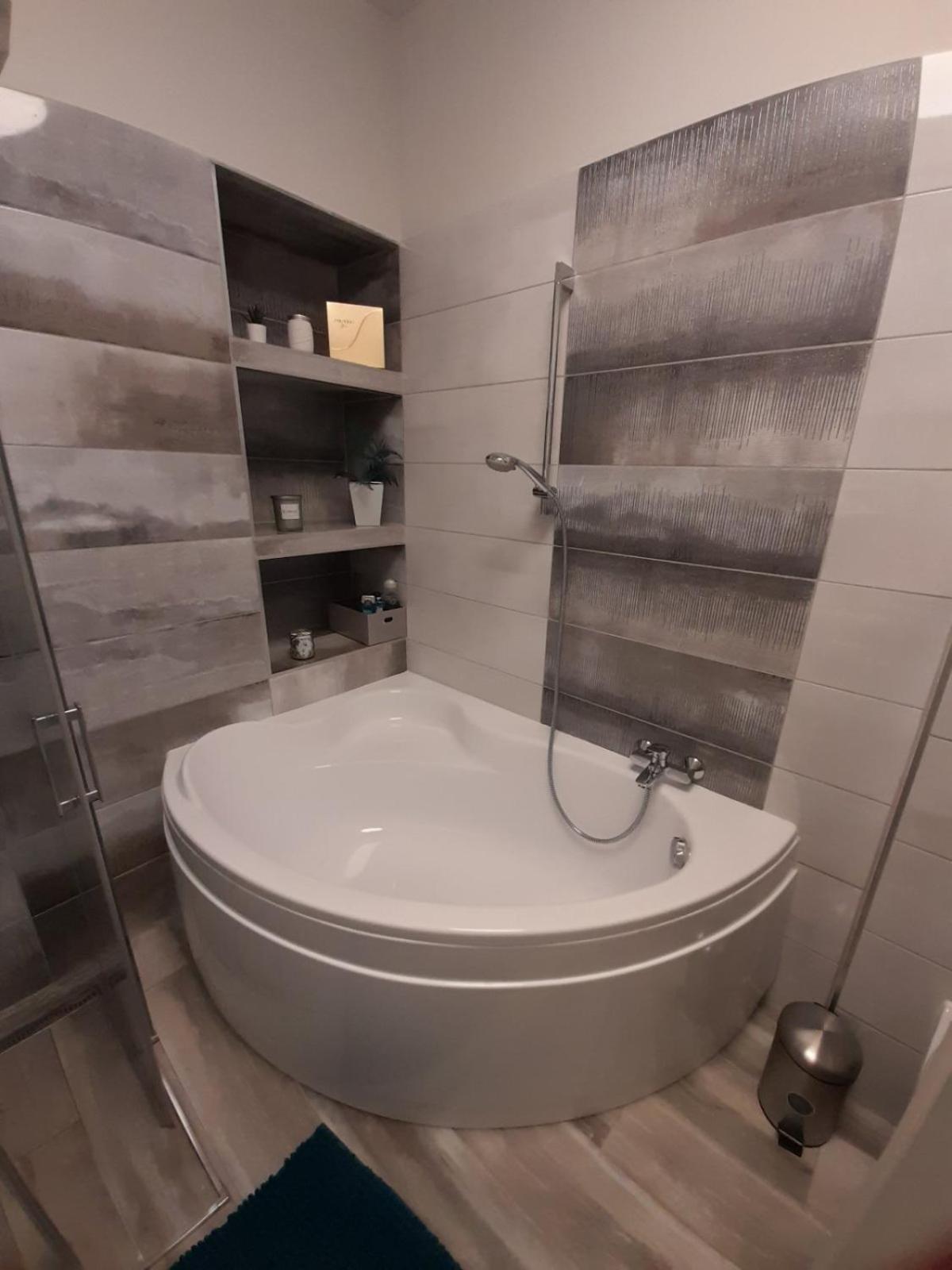 Apartament Noir Gold Penthause - Segedyn Zewnętrze zdjęcie